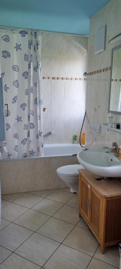 Doppelzimmer Mit Ensuite Bathroom Zur Wiesn Privatunterkunft